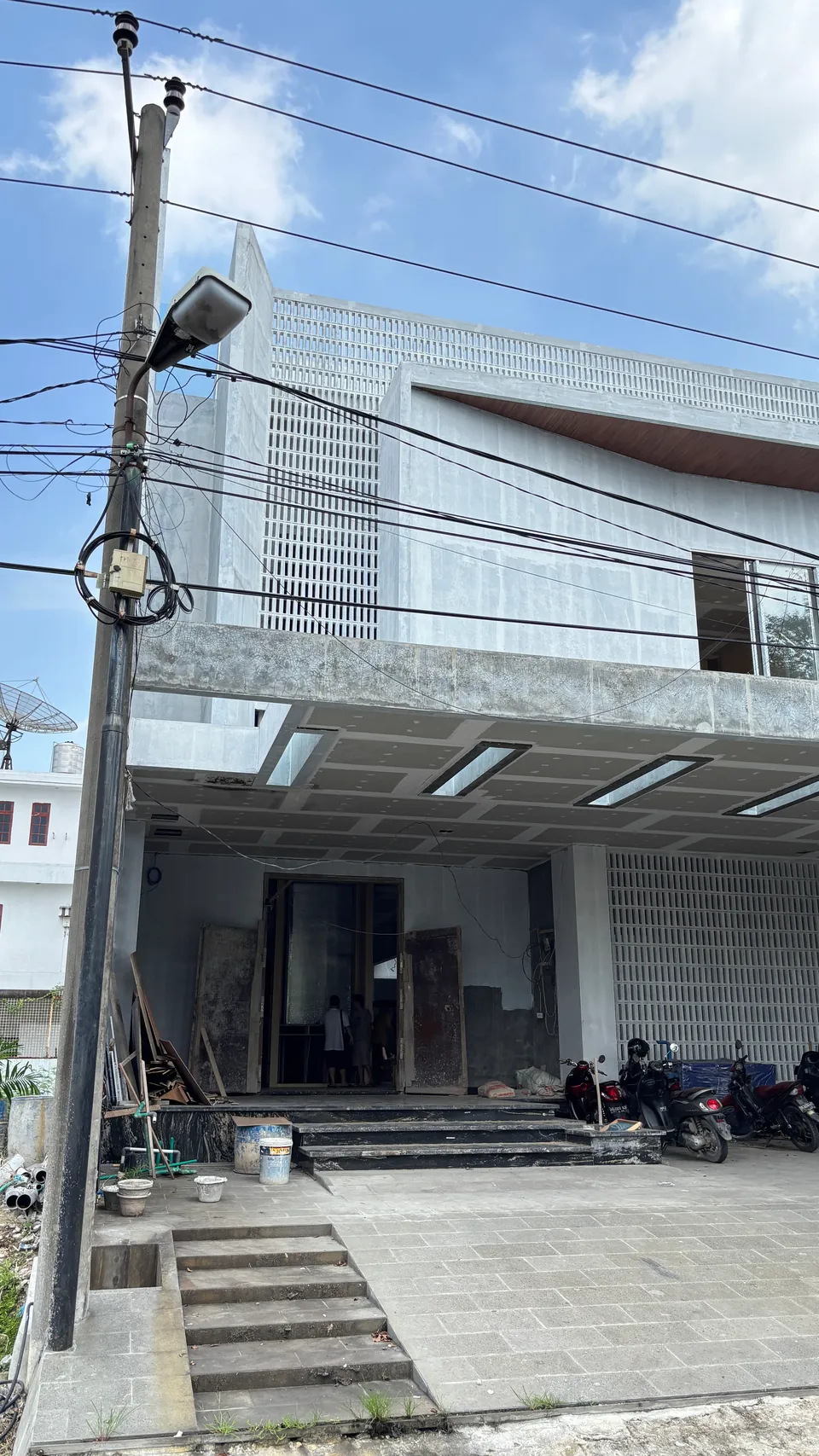 Pengerjaan 17 dari 50 — AW House, Medan — proyek residensial WE Arsitek