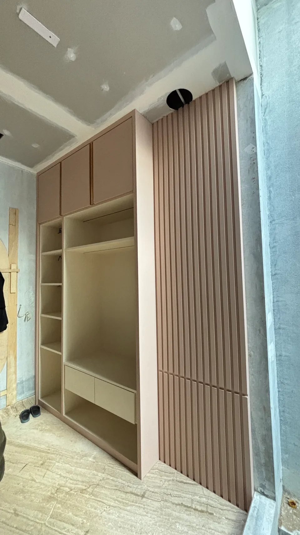 Pengerjaan 18 dari 50 — AW House, Medan — proyek residensial WE Arsitek