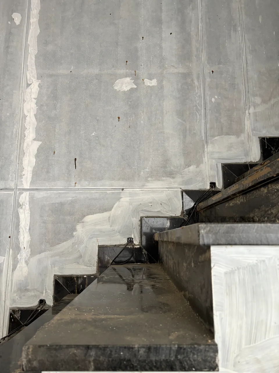 Pengerjaan 35 dari 50 — AW House, Medan — proyek residensial WE Arsitek