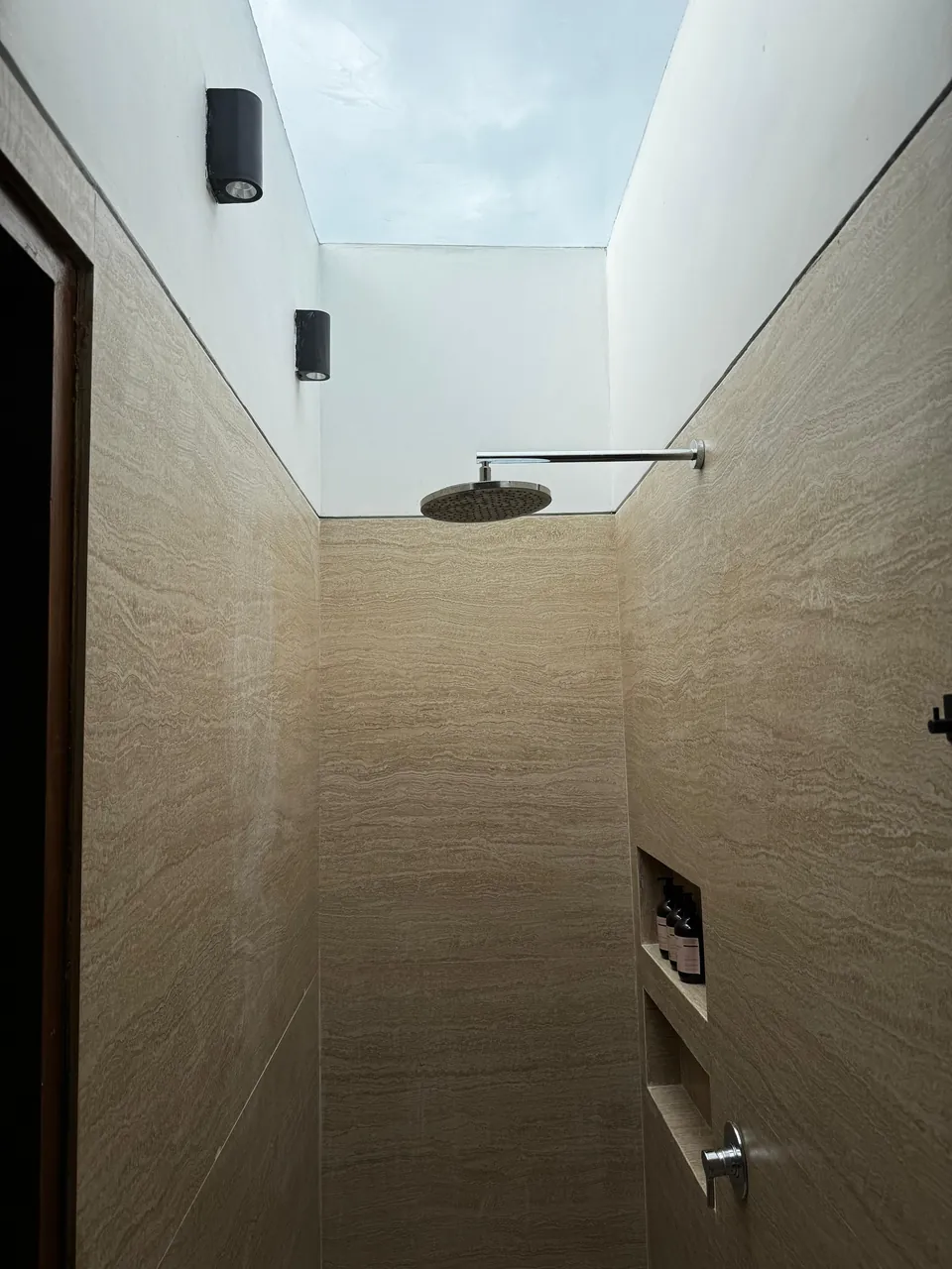 Pengerjaan 10 dari 12 — BOE Bali, Bali — proyek residensial & komersial WE Arsitek