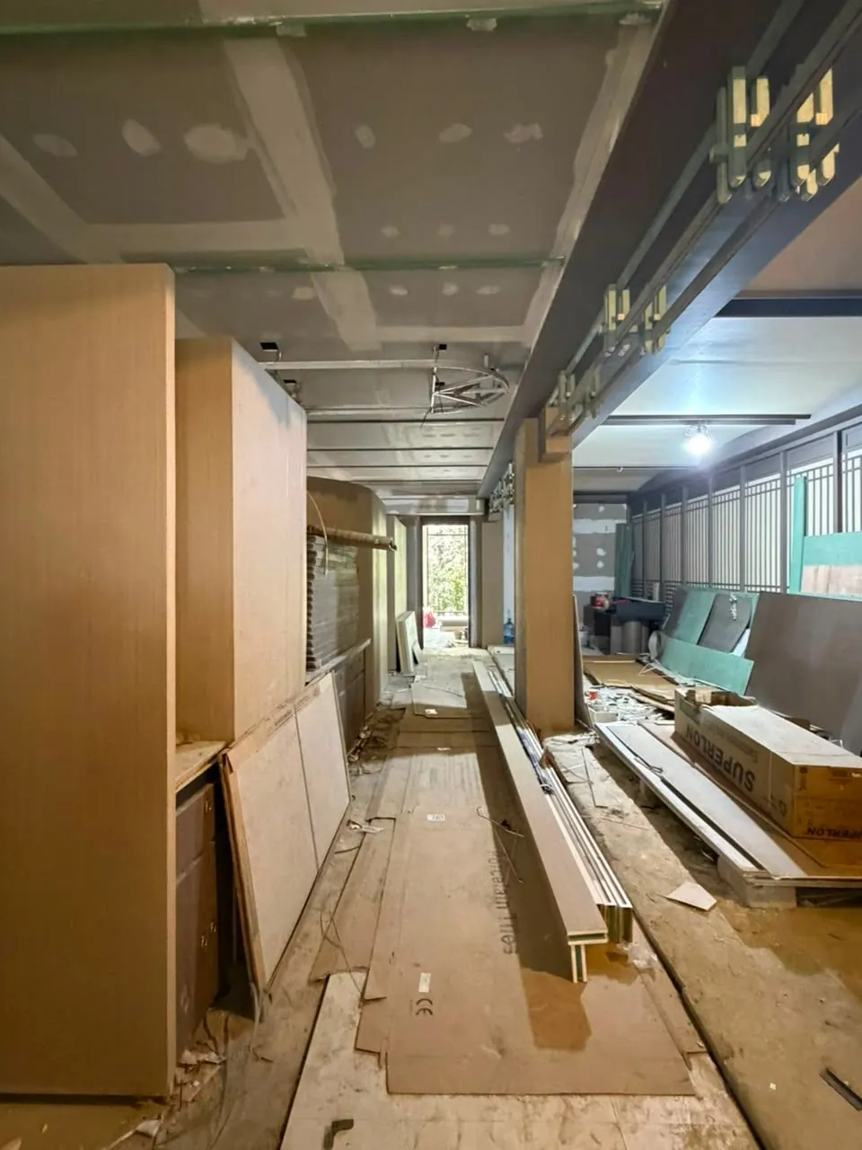 Pengerjaan 5 dari 15 — Jurung Jumbo PIK, PIK, Jakarta — proyek komersial WE Arsitek