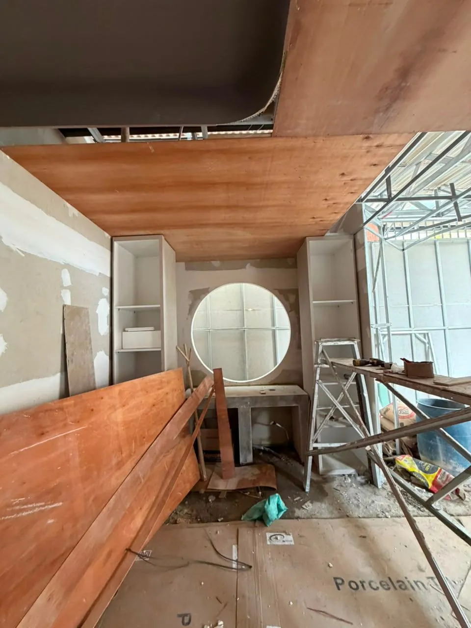 Pengerjaan 8 dari 15 — Jurung Jumbo PIK, PIK, Jakarta — proyek komersial WE Arsitek