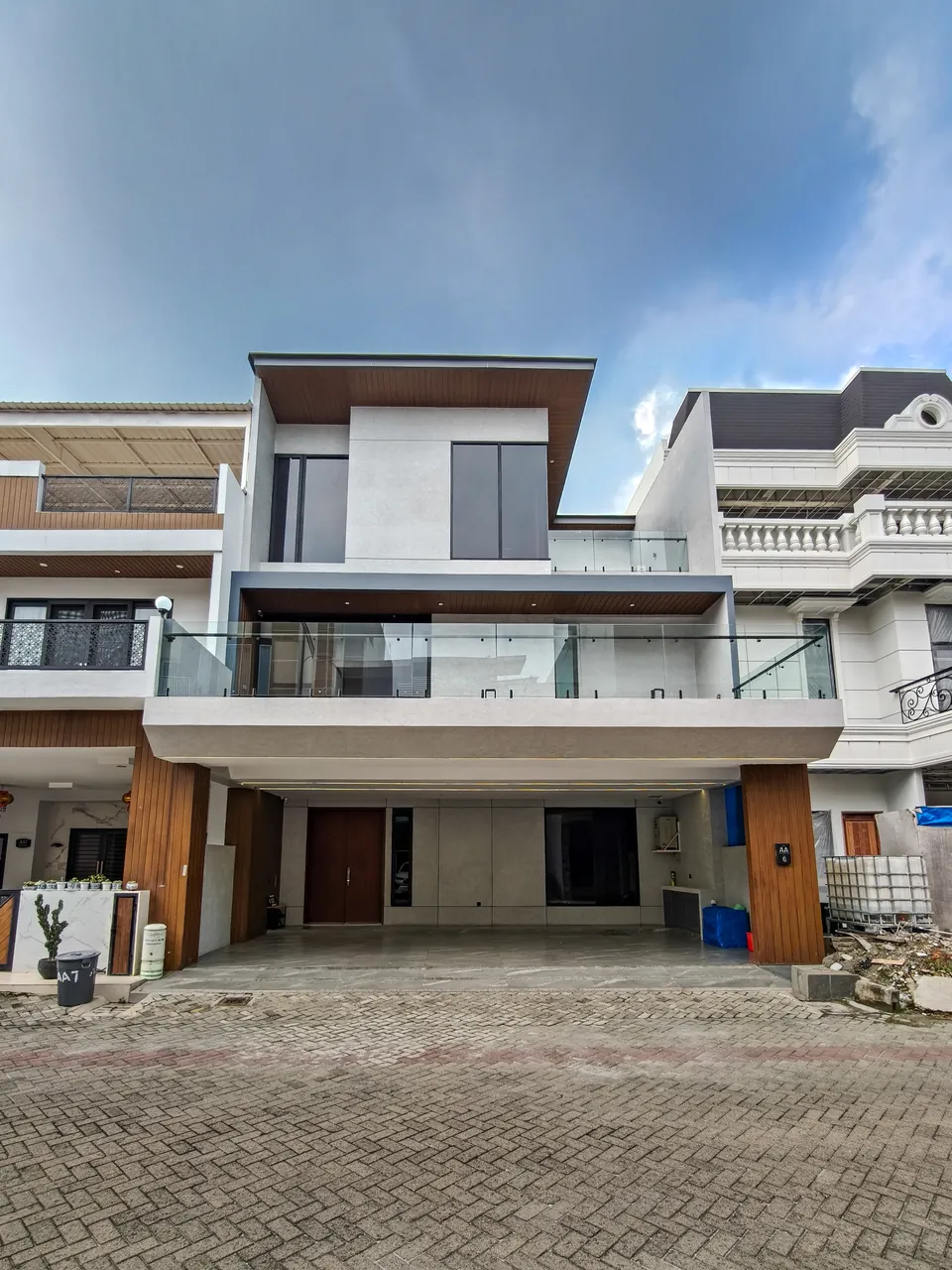 Selesai 1 dari 35 — LK House, Medan — proyek residensial WE Arsitek