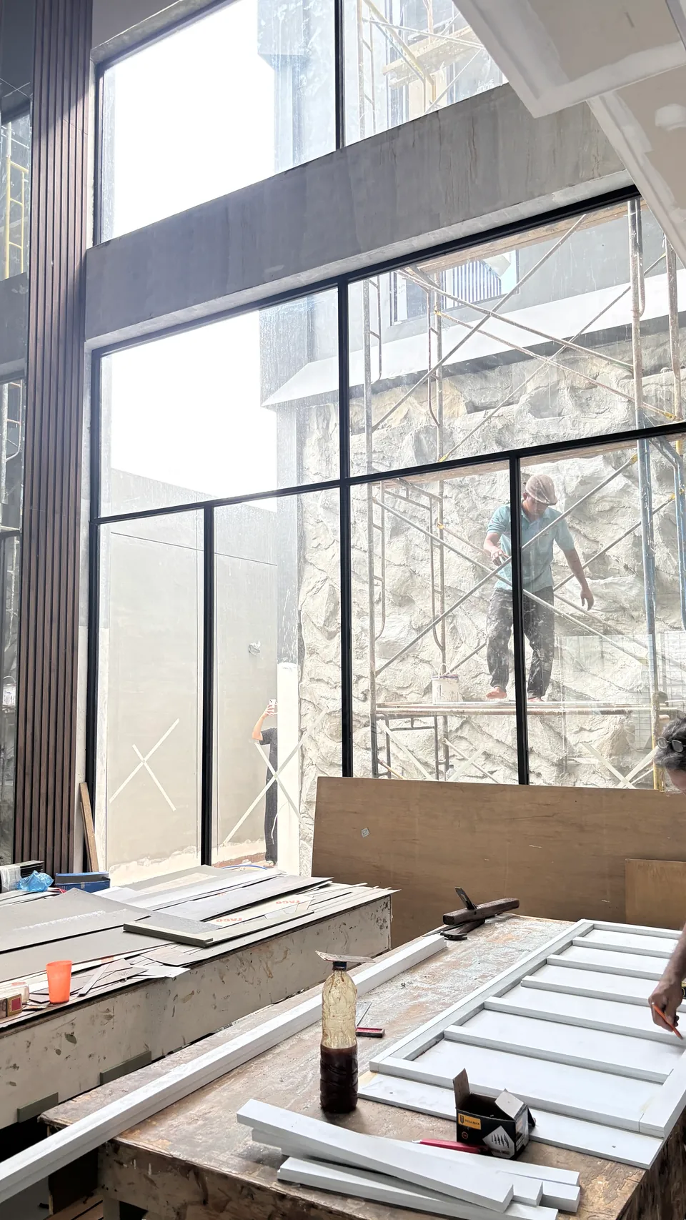 Pengerjaan 10 dari 37 — OEI House, Medan — proyek residensial WE Arsitek