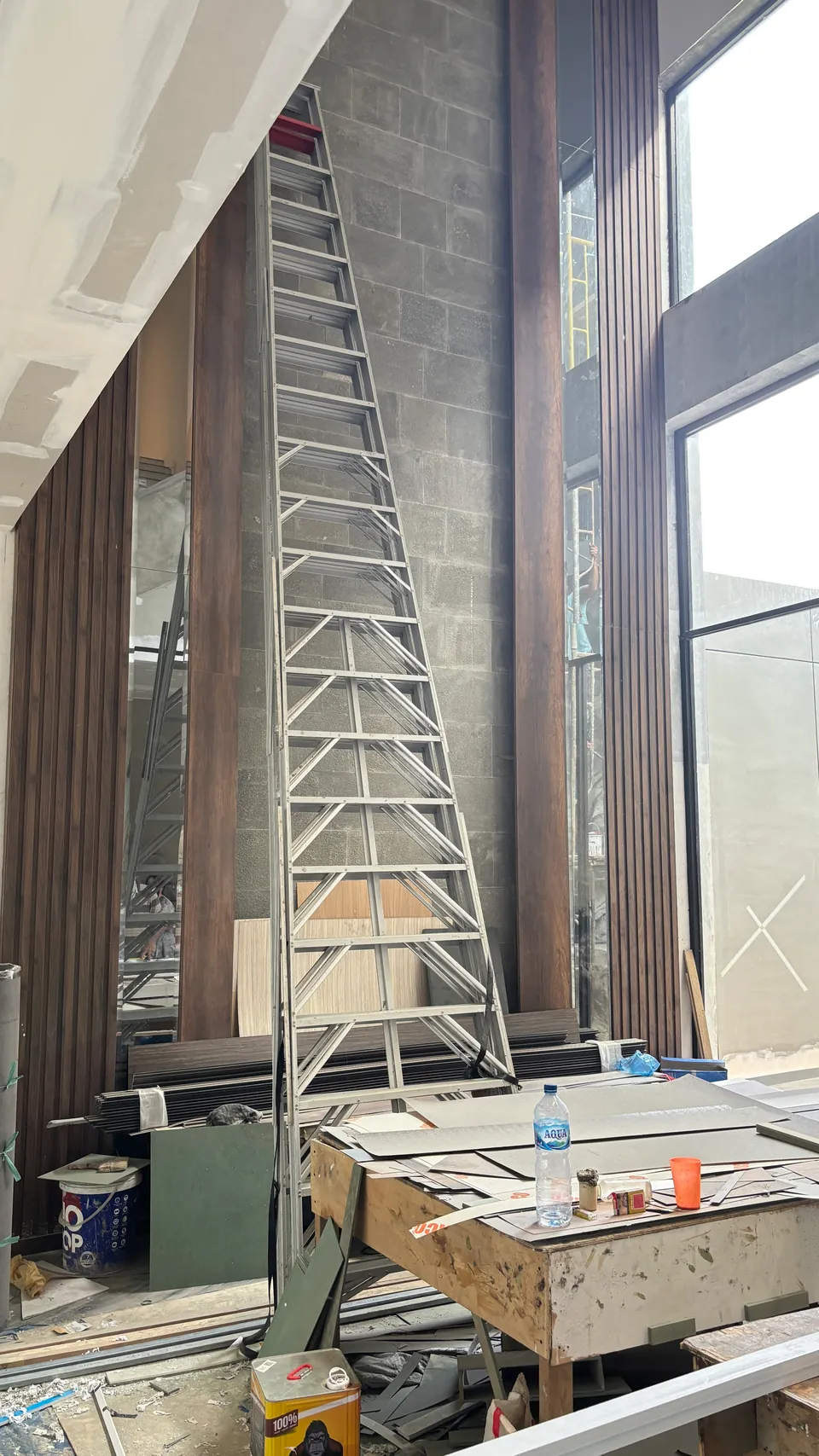 Pengerjaan 18 dari 37 — OEI House, Medan — proyek residensial WE Arsitek