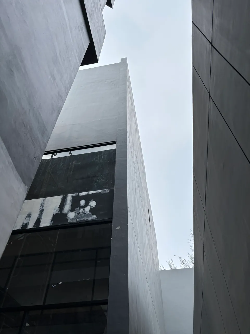 Pengerjaan 37 dari 37 — OEI House, Medan — proyek residensial WE Arsitek