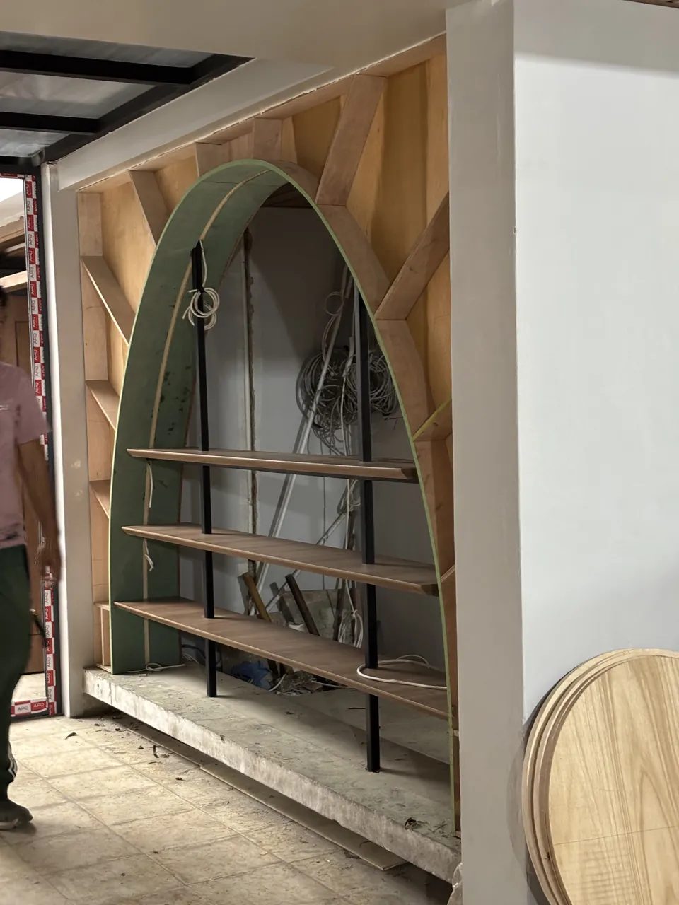 Pengerjaan 3 dari 11 — Cafe De Palms, Medan — proyek komersial WE Arsitek