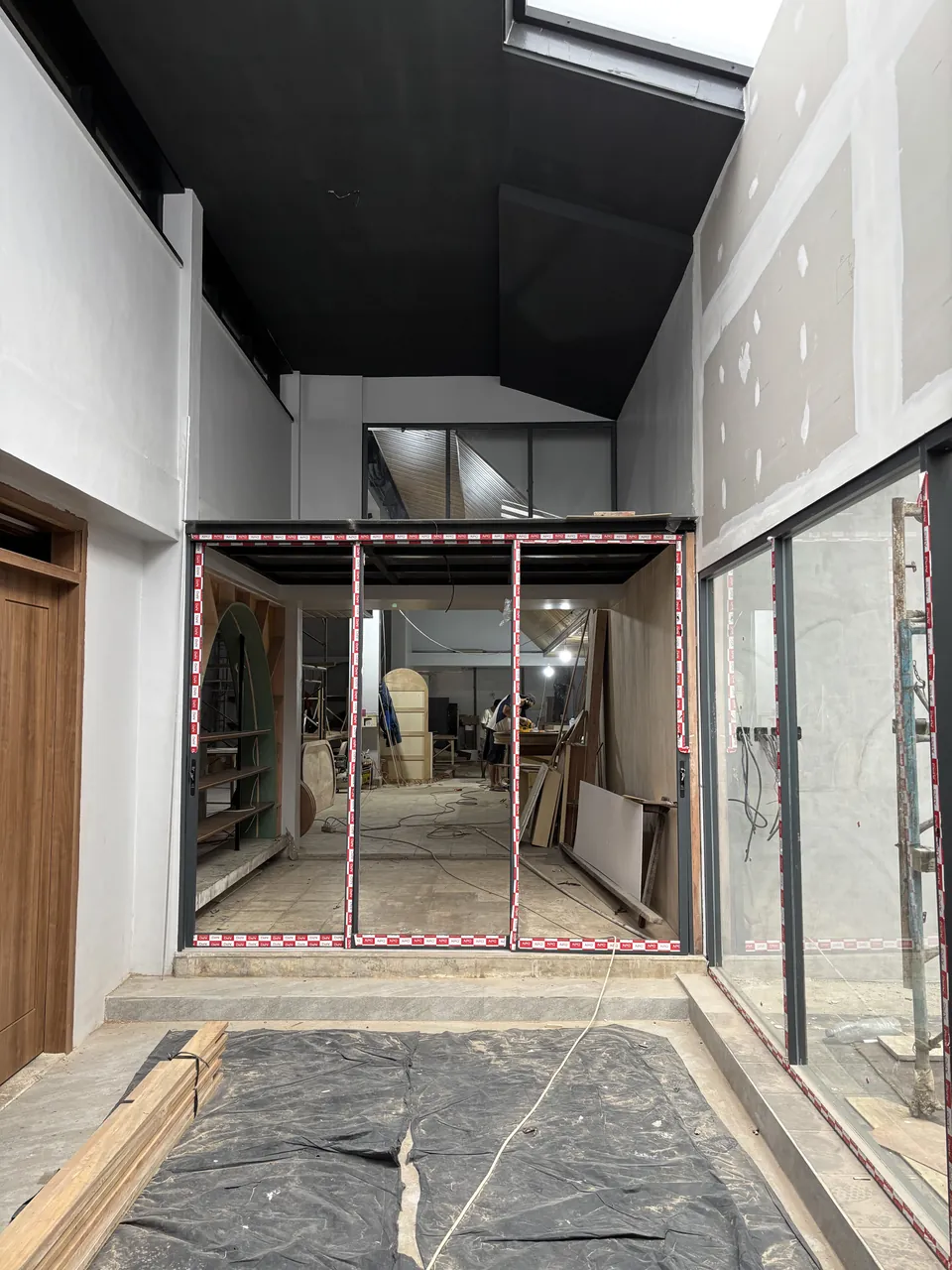 Pengerjaan 5 dari 11 — Cafe De Palms, Medan — proyek komersial WE Arsitek