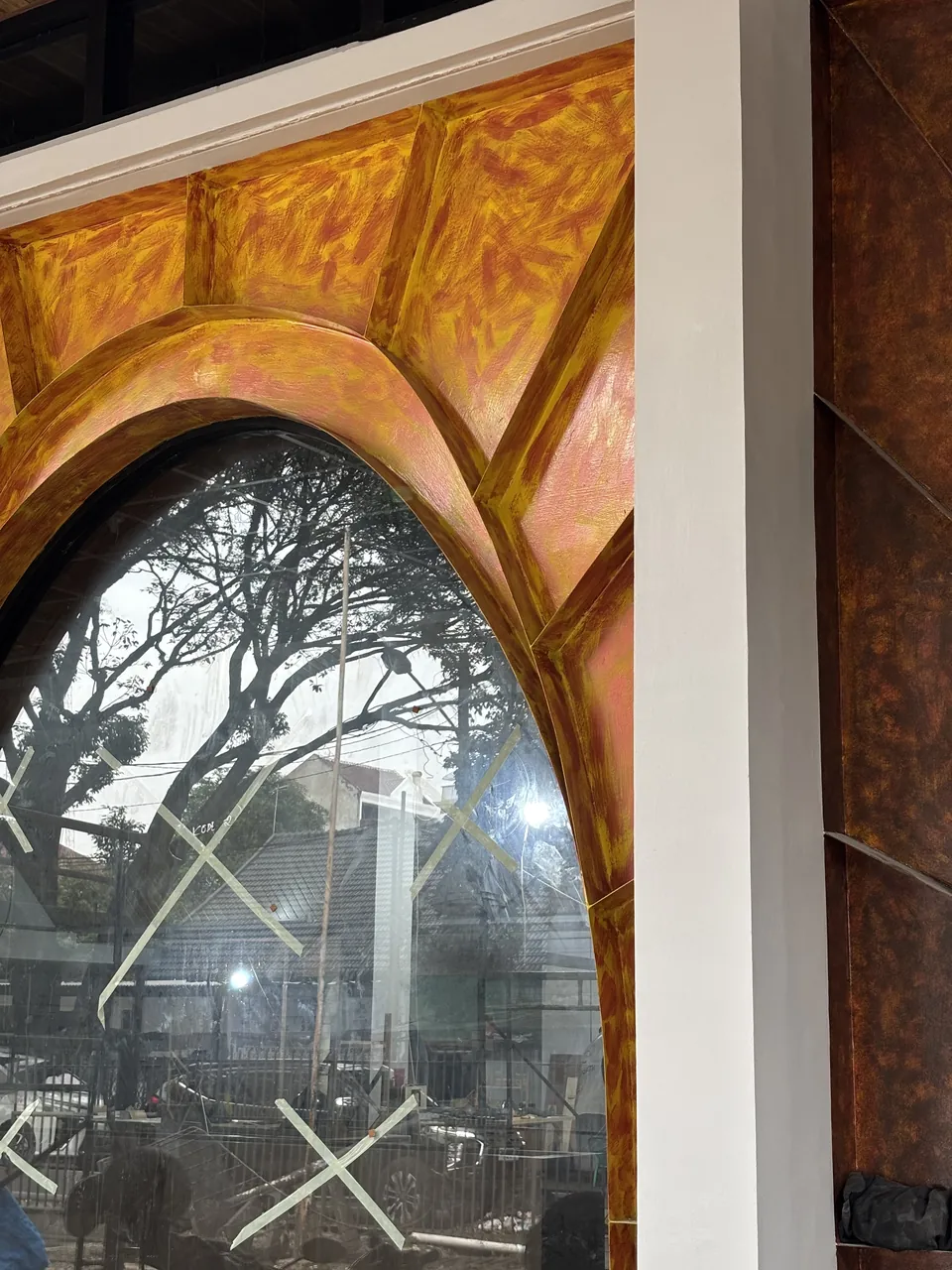 Pengerjaan 10 dari 11 — Cafe De Palms, Medan — proyek komersial WE Arsitek