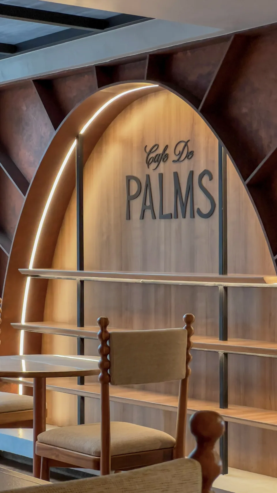 Selesai 6 dari 7 — Cafe De Palms, Medan — proyek komersial WE Arsitek
