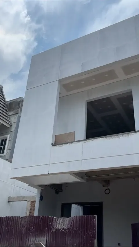 Pengerjaan 1 dari 10 — W House, Citraland Gama City, Medan — proyek residensial WE Arsitek